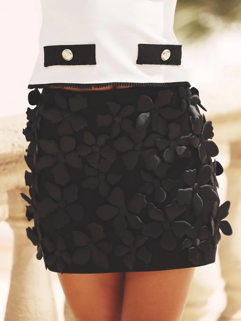 Zara Elegant Black Floral Appliqué Mini Skirt - Women's (NWOT)
Dark Coquette
